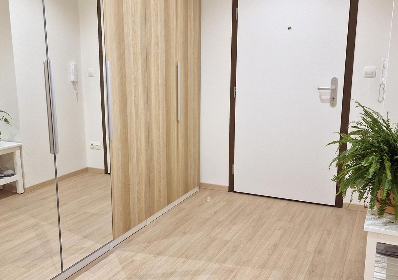 New Cozy 2 Room Pink Apartment Bratislava 058 Exterior photo